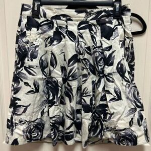 CAbi Rosie Floral Pleated Skirt Women Side Pockets Ivory and Purple
